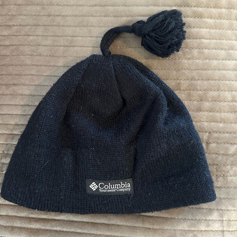 Columbia Black Fleece Tassel Cap